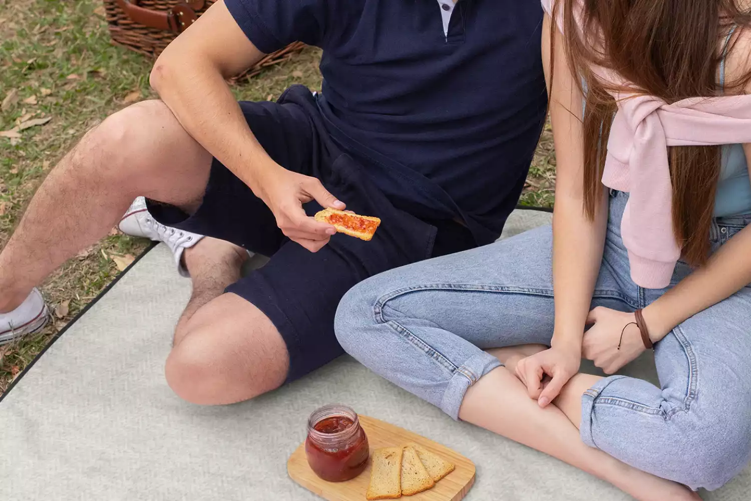 best beach blanket picnic